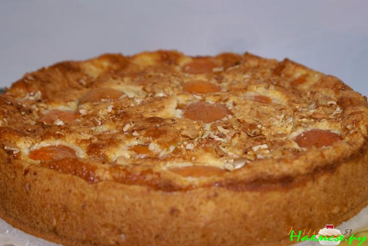 Творожно-абрикосовый пирог с миндалём