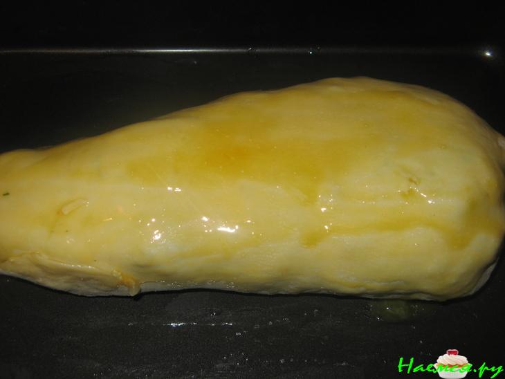 Фаршированный грибами язык в тесте