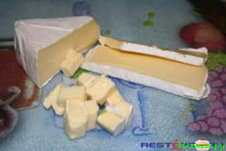 Салат мясной с виноградом и кедровыми орешками