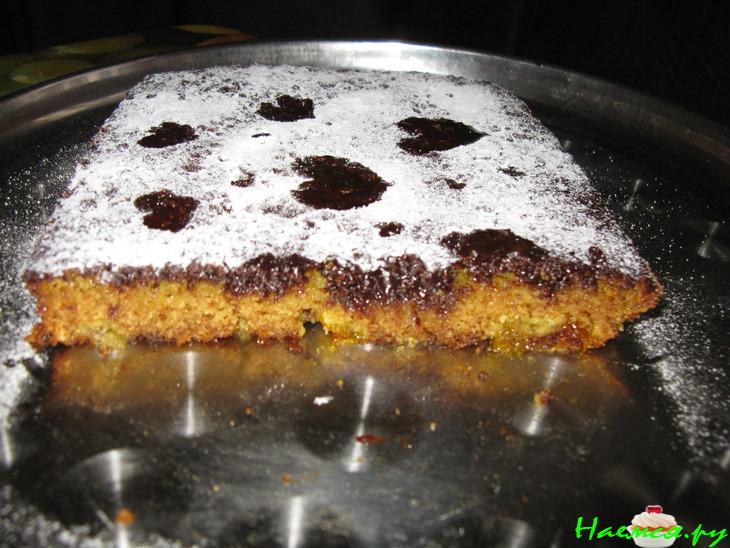 Манник с курагой и шоколадной глазурью