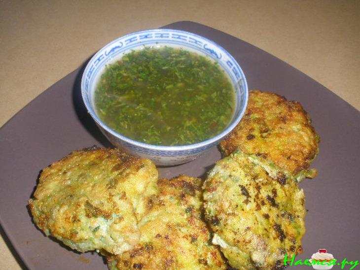 Рыбные котлеты с остро-сладким соусом Рыбные котлеты с остро-сладким соусом
