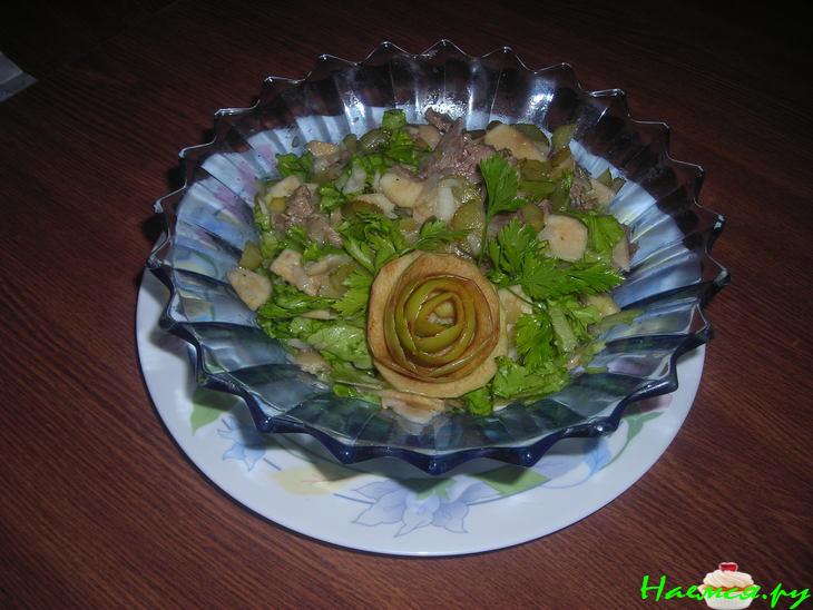 Пикантный салат из говядины
