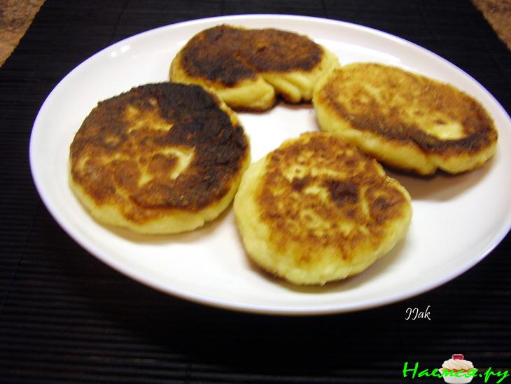 Тушеные сырники