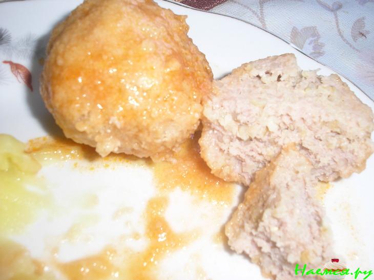 Тефтельки с пшеничной крупой в манной панировке и в томатном соусе