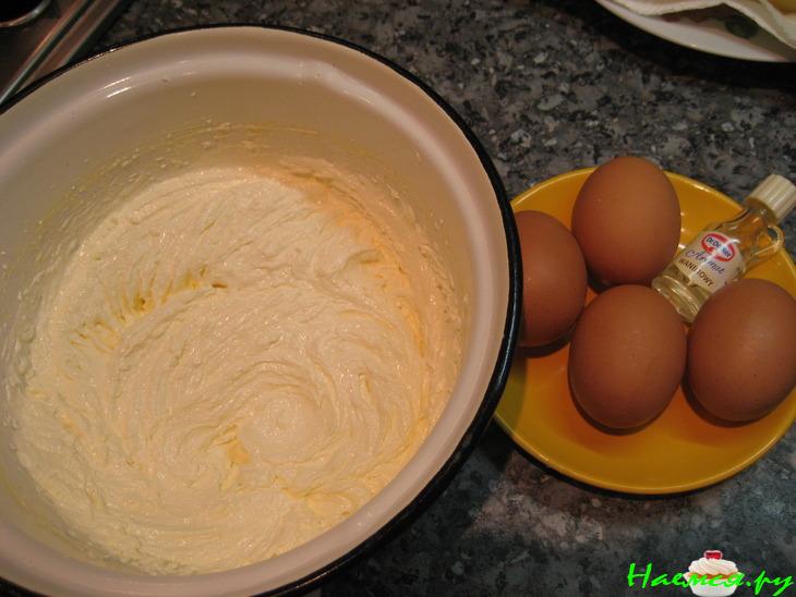 Торт бисквитный с грушами в сиропе Торт бисквитный с грушами в сиропе