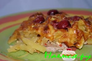 Свинина с ананасом и вишней