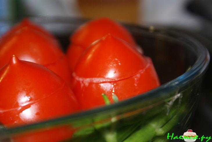 Помидоры фаршированные яйцами и беконом