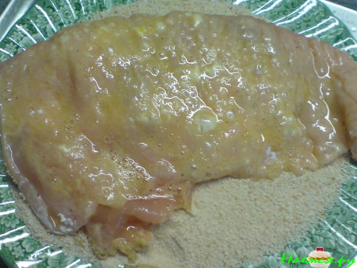 Шницели из индейки, фаршированные сыром и руколой