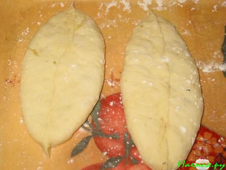 Плоские жареные пирожки с капустой и с морковью