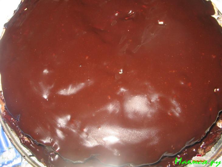 Торт "Птичье молоко" с безе и шоколадной глазури