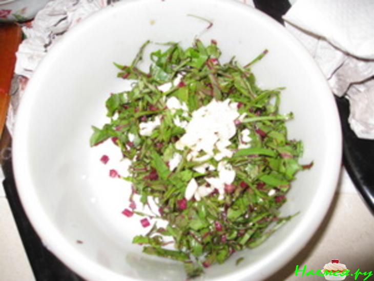 Борщ с фасолью и свекольной ботвой