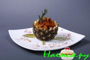 "Куриная грудка карри в ананасе"