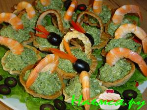 Слоеные корзиночки с креветками и шпинатом