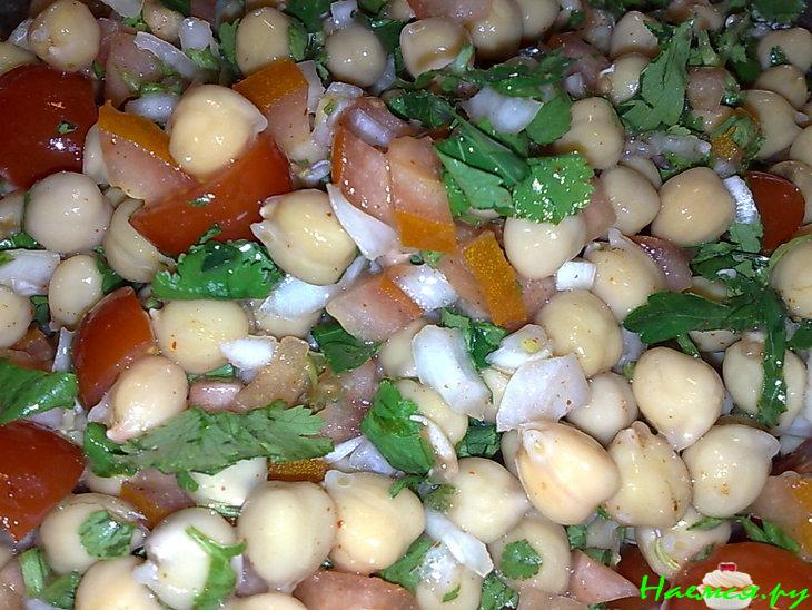 Салат из турецкого гороха нут