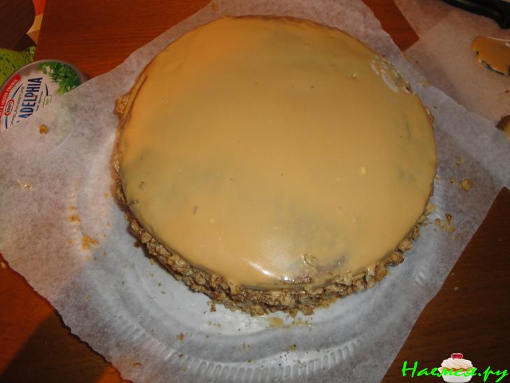 Торт "Праздничный" с кремом из сгущенки