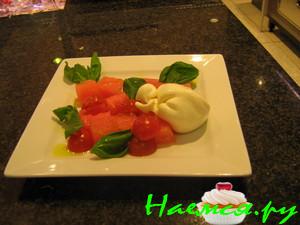 Бурата с арбузом