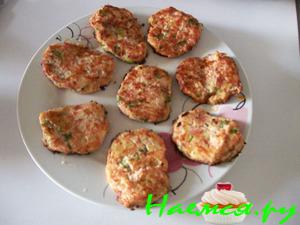 Необычные драники - котлеты с сыром, сосисками и беконом