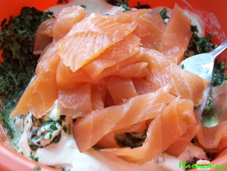 Открытый пирог с копчёным лососем и шпинатом!