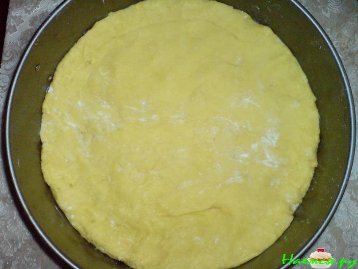 Пирог с вишней и безе