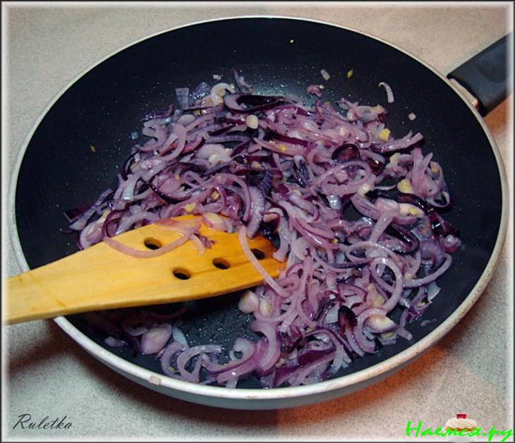 Краснокочанная капуста с можжевельником, вишней и яблоками