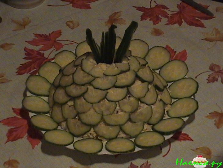 Салат куриный с ананасами