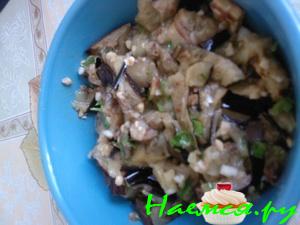 Салат из баклажан с лимоном и орехами