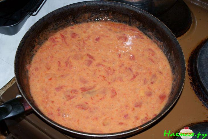 Яичница с помидорами