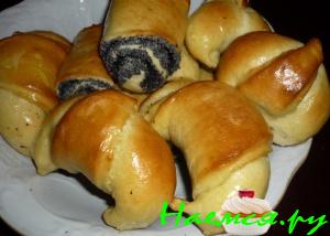 Воздушные рогалики с маком