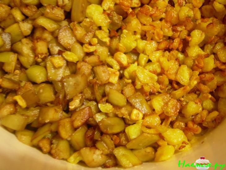 Салат с жареными баклажанами и кабачками