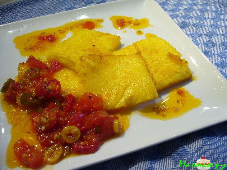 Полента с острым соусом