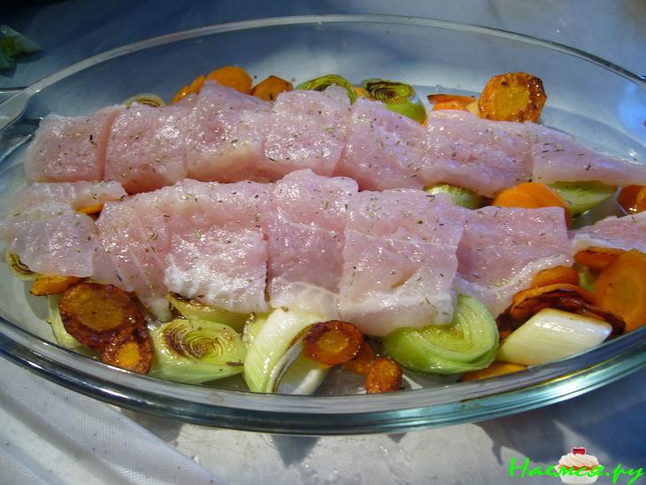 Гратен с пореем и рыбой