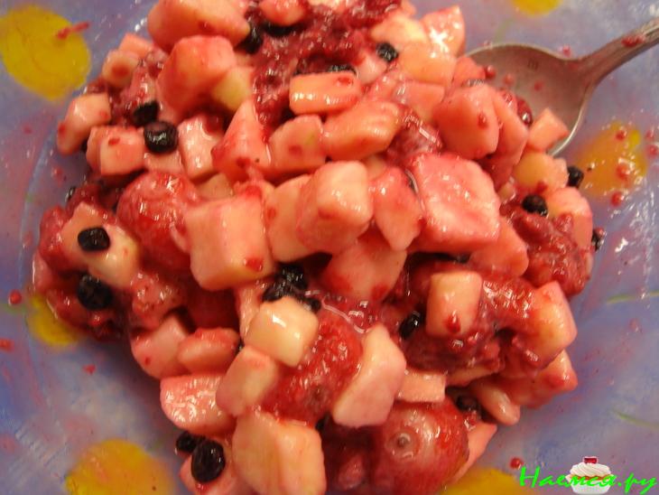 Яблочно-вишневые песочные мини-пироги