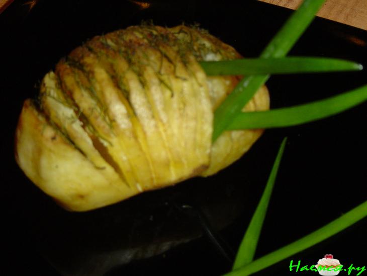 Картошка-гармошка с укропом Картошка-гармошка с укропом