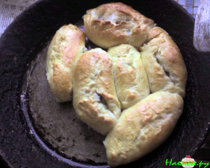 Печеные пирожки с двумя начинками Печеные пирожки с двумя начинками