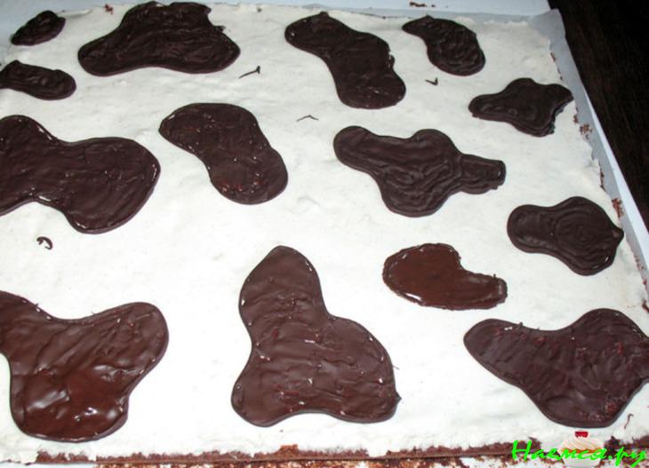 Шоколадно-молочное пирожное "Зорька"