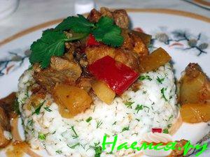 Мясо с ананасом и лечо