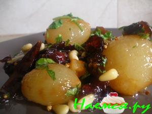 Маленькие луковички, в вине, чесноке и с пряностями Маленькие луковички, в вине, чесноке и с пряностями
