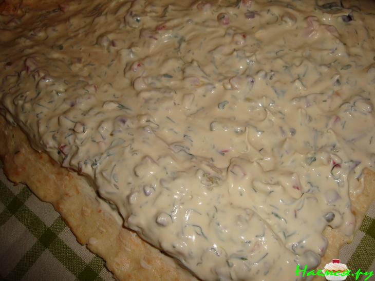 Закусочный рулет с копченой лососью и маскарпоне