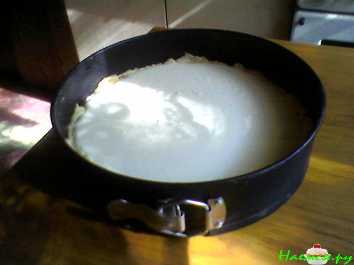 Пирог с вишней и творогом