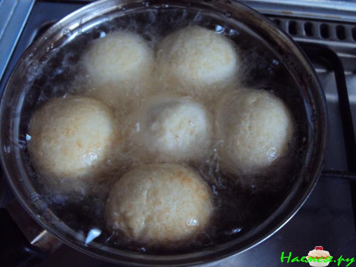 Творожные пончики с черносливом и курагой