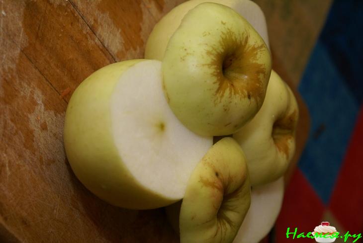 Печеное яблоко с творожной начинкой