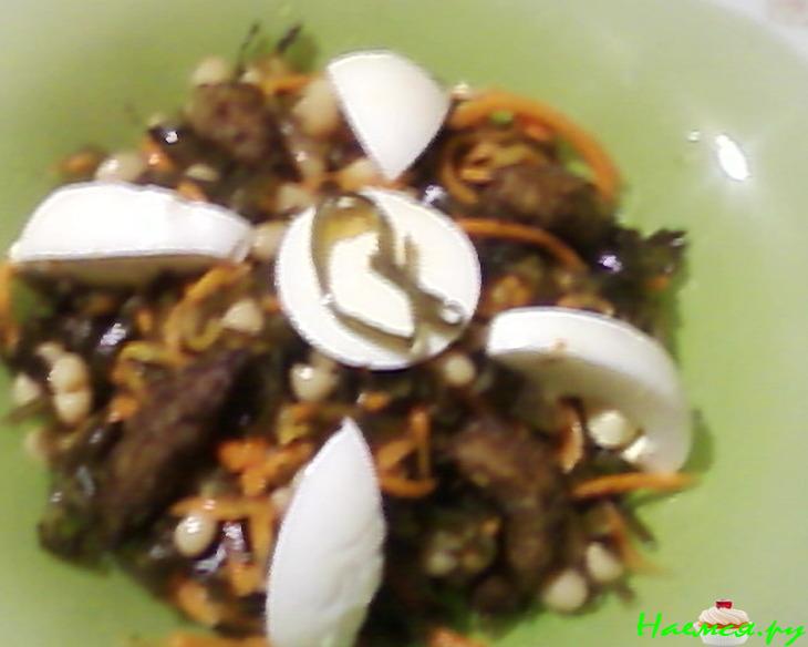 Салат с печёнкой и морской капустой