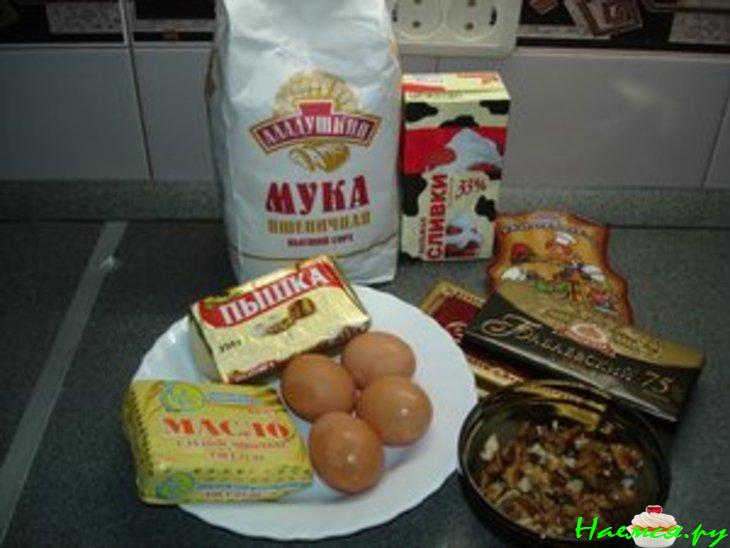 Шоколадный кекс с орехами