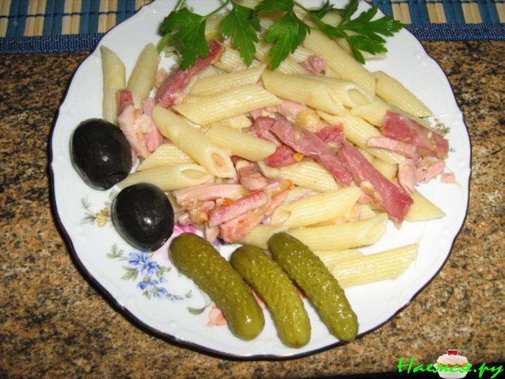 Макароны с окороком и сыром