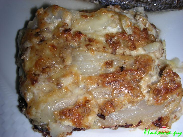 Гратен из фенхеля и лука в орехово-сливочном соусе