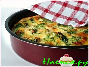 Песочный пирог с брокколи и ветчиной