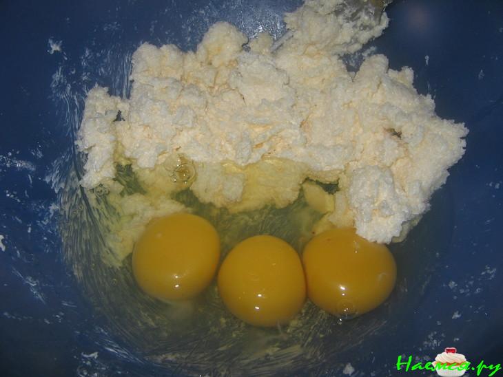 Печенье с изюмом и кусочками шоколадных конфет