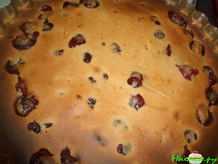 Пирог "Вишня под покрывалом"