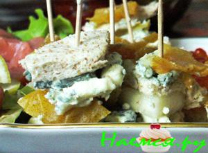 Голубой сыр с грушами