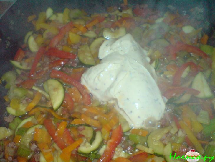 Макароны в сырно-овощном соусе Макароны в сырно-овощном соусе